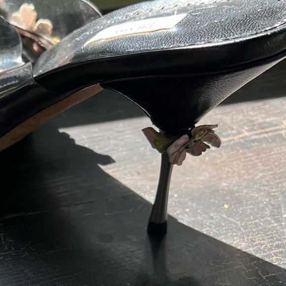 Prada Black and Pink Heels with Floral Embellishments - Picture 9 of 9